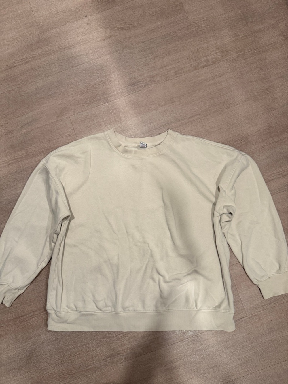 Old Navy Women’s Cream Crewneck Pullover Sweater- Size Medium